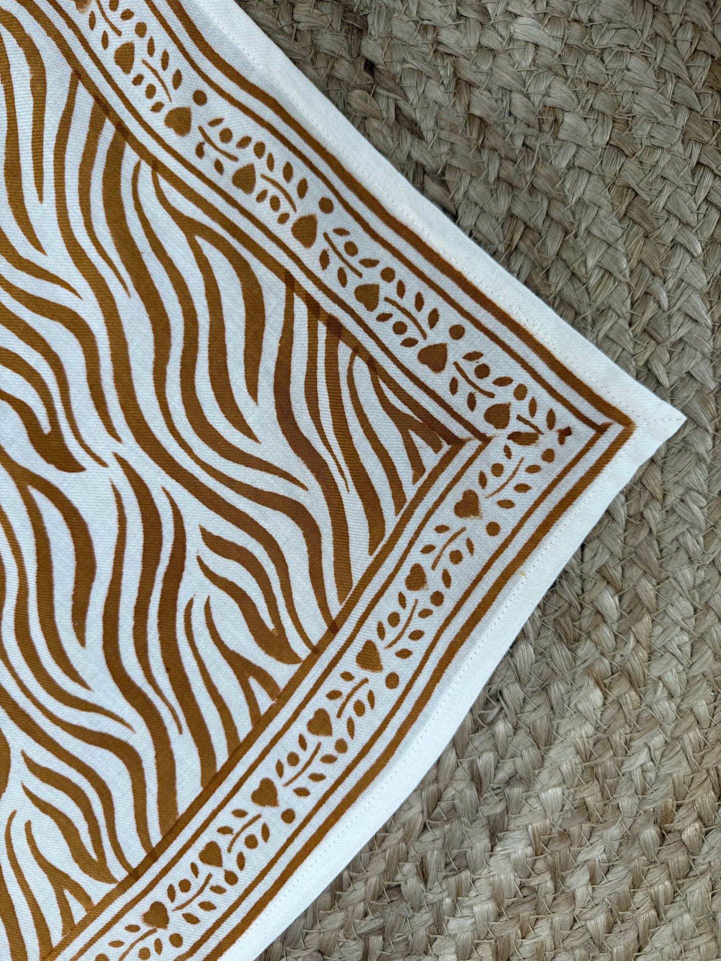 Foulard zébré camel