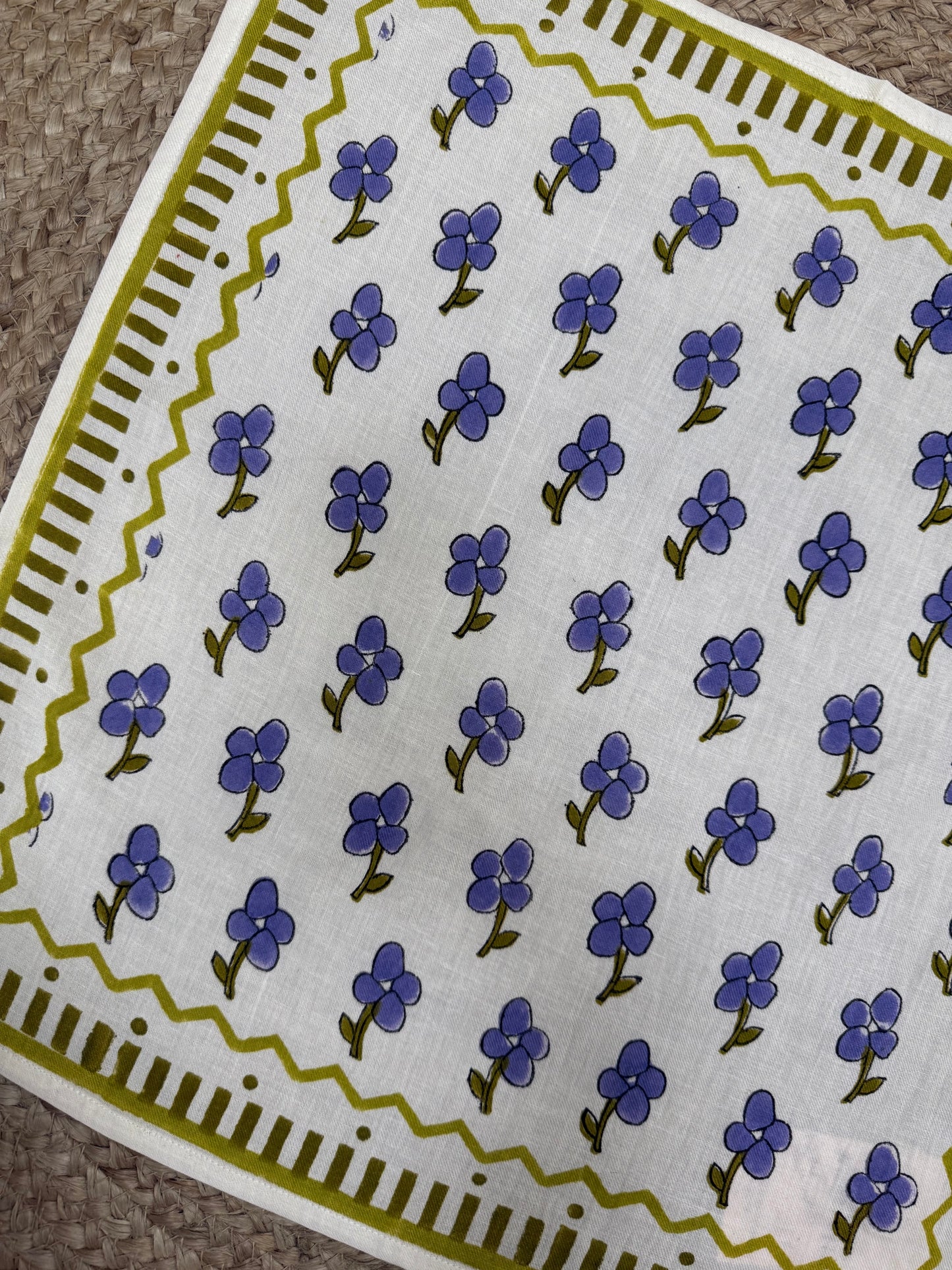 Foulard fleurs violette