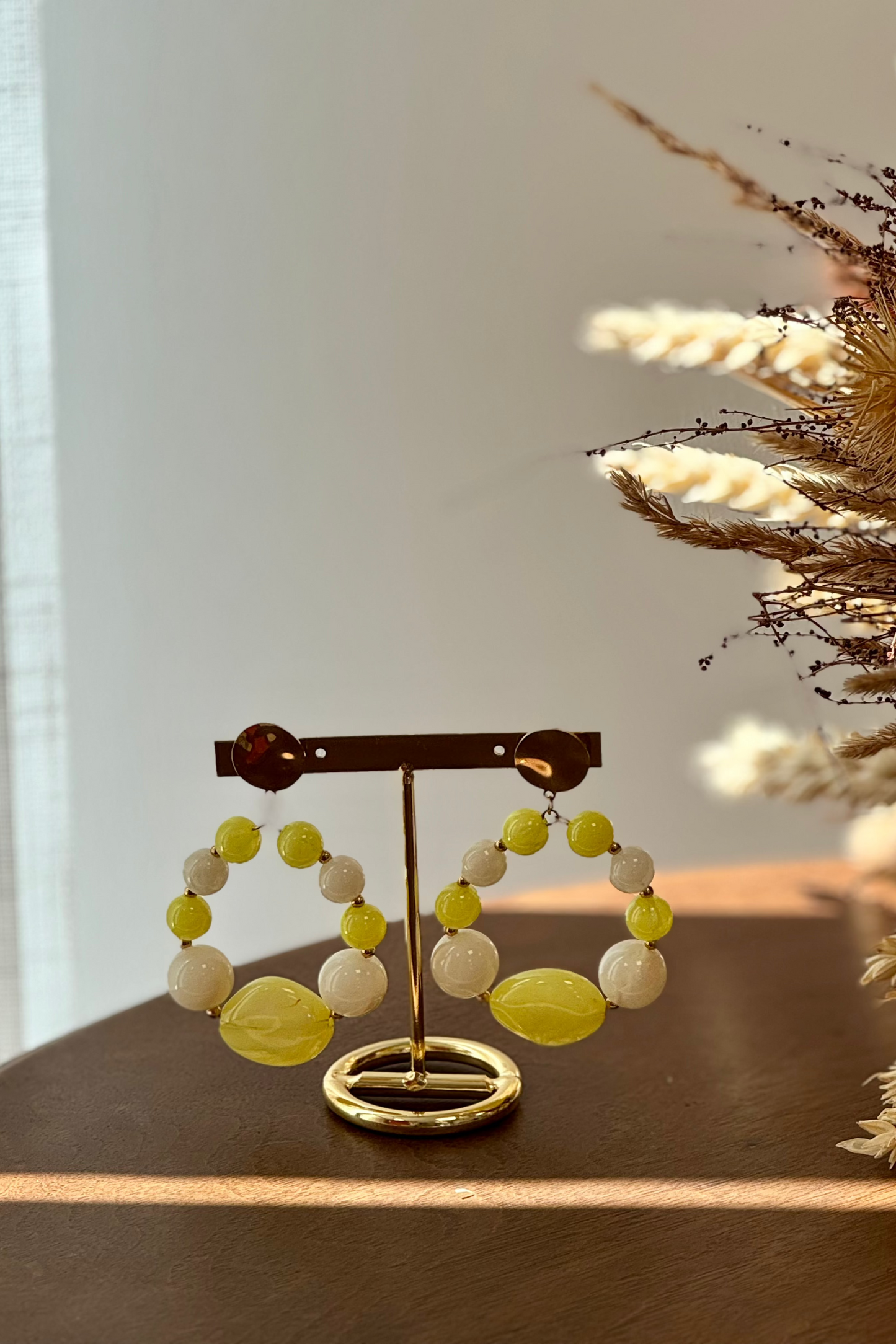 BO perles résine jaune dorée