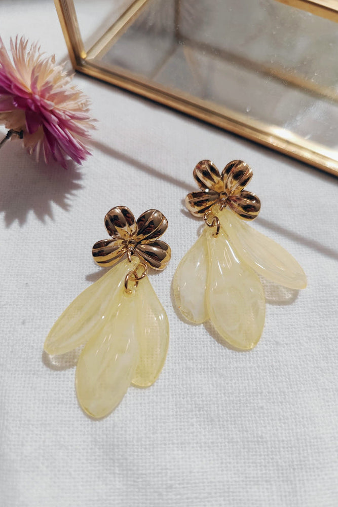 Boucle d'oreille fleur pendente jaune