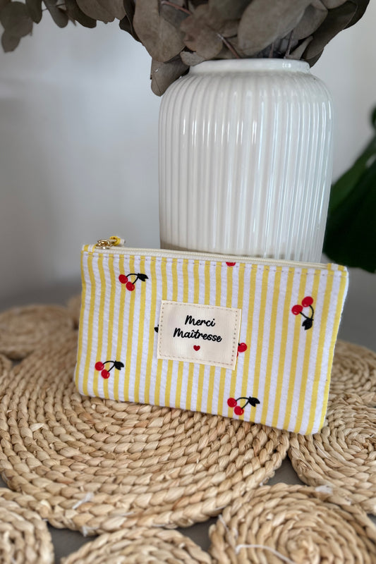 Pochette cerise Maîtresse jaune