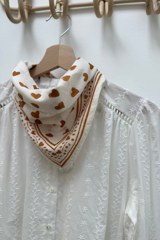 Foulard coeur camel