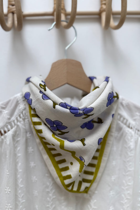 Foulard fleurs violette