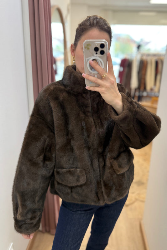 Veste en fausse fourrure