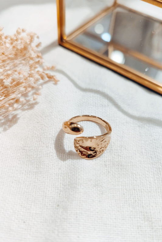 Bague croisée martelée doré